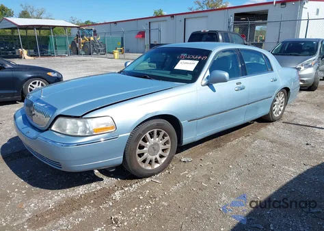 2006 Lincoln Town Car Signature z USA, uszkodzony, nr VIN 1LNHM81V66Y638243